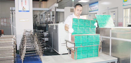 錦宏電路防焊磨板機,電路板生產車間,錦宏電路專業生產pcb pcb防焊磨板機,線路板生產車間